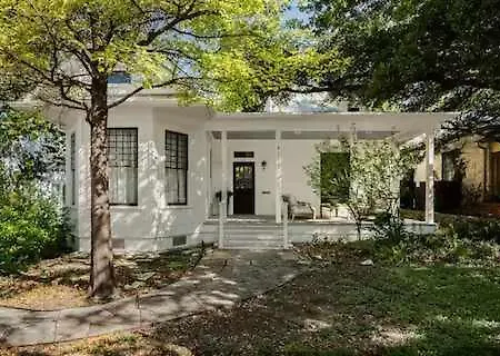 Charming 5 Bedroom Home In Austin